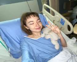 Night got her appendix removed in May 2022. 